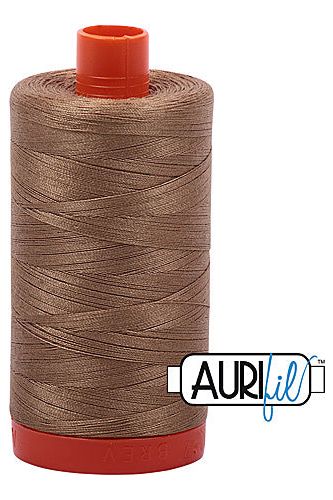 Aurifil Mako 50wt Cotton 1300 m 1422 yd. spool - 6010 Toast Aurifil Mako 50wt Cotton 1300 m 1422 yd. spool - 6010 Toast