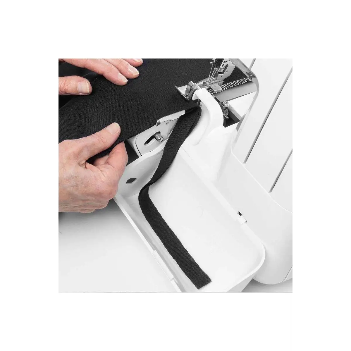 HUSQVARNA® VIKING® AMBER S | 100 Overlock Machine HUSQVARNA® VIKING® AMBER S | 100 Overlock Machine