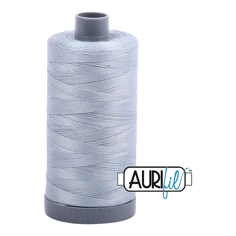 Aurifil Mako 28wt Cotton 750 m 820 yd. spool - 2612 Arctic Sky Aurifil Mako 28wt Cotton 750 m 820 yd. spool - 2612 Arctic Sky