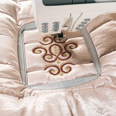 HUSQVARNA® VIKING® Do All Quilter's Hoop 150 x 150 mm HUSQVARNA® VIKING® Do All Quilter's Hoop 150 x 150 mm