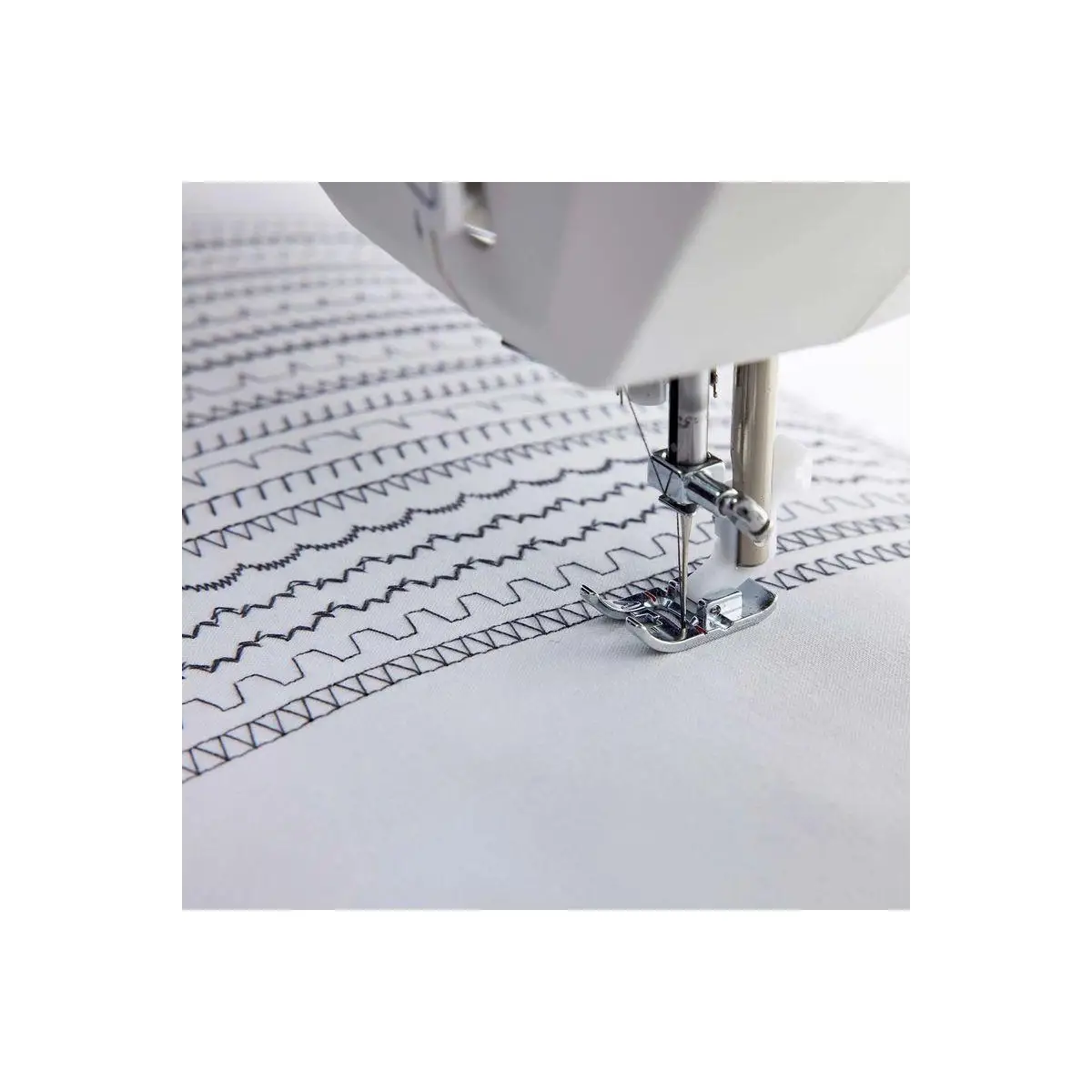 HUSQVARNA® VIKING® ONYX 15 Sewing Machine