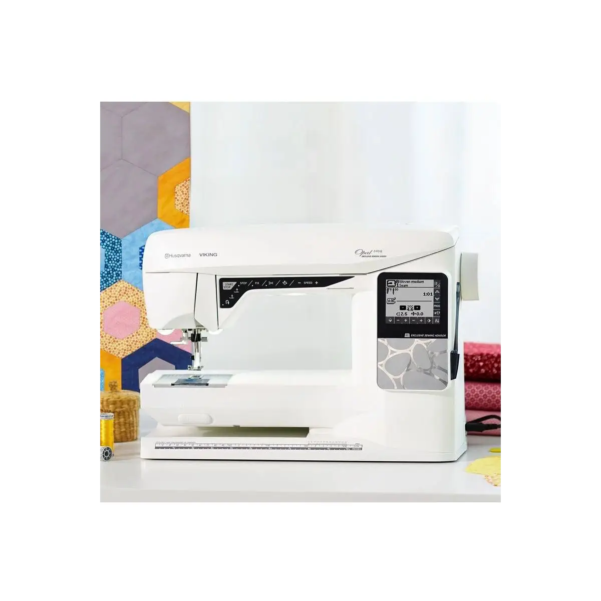 HUSQVARNA® VIKING® OPAL 690Q Sewing Machine HUSQVARNA® VIKING® OPAL 690Q Sewing Machine
