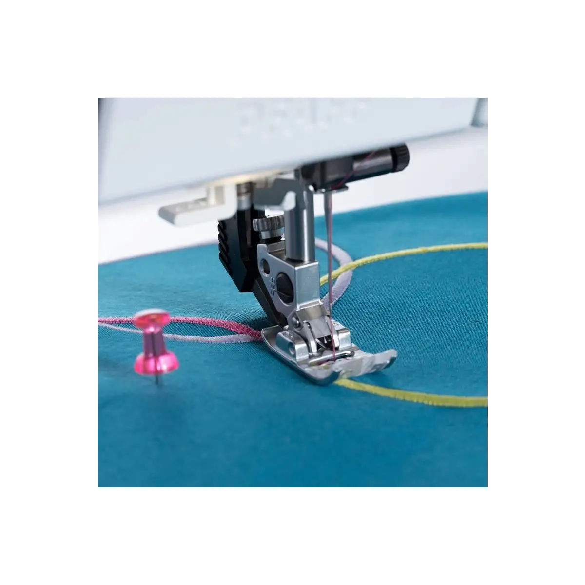 PFAFF® passport 2.0 Sewing Machine + GIFT w/ PURCHASE