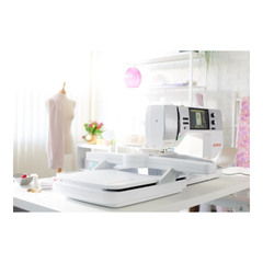 Machine à coudre/broder Bernina B735