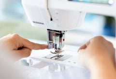 Bernina 335 (Gen 2) With BONUS BUNDLE