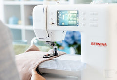 Bernina 335 (Gen 2) With BONUS BUNDLE