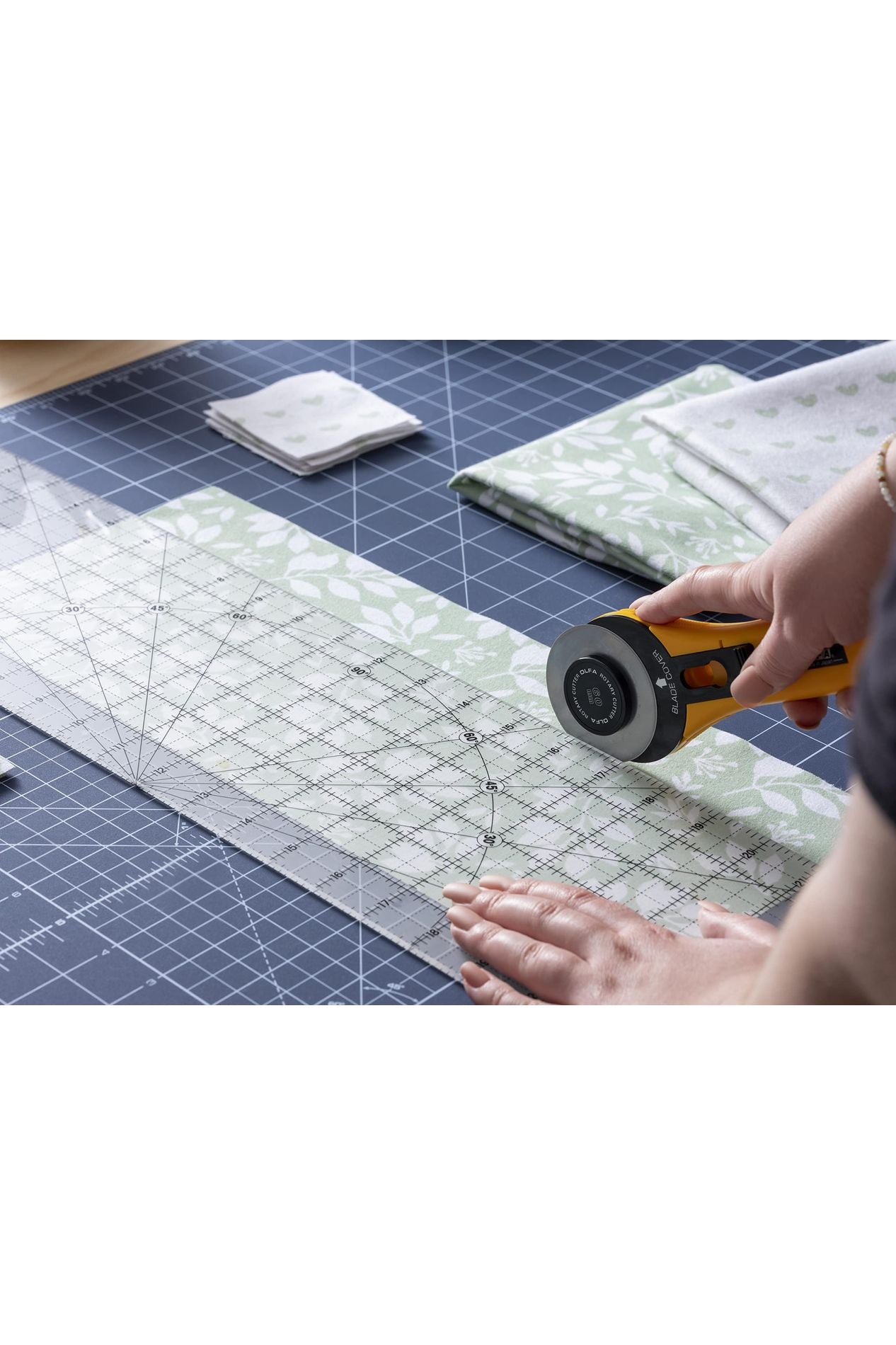 Olfa 1071819 QR-6x12 6-Inch by 12-Inch Frosted Advantage Acrylic Ruler