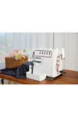 HUSQVARNA® VIKING® AMBER™ Air S | 500 Coverlock Machine + GIFT w/PURCHASE