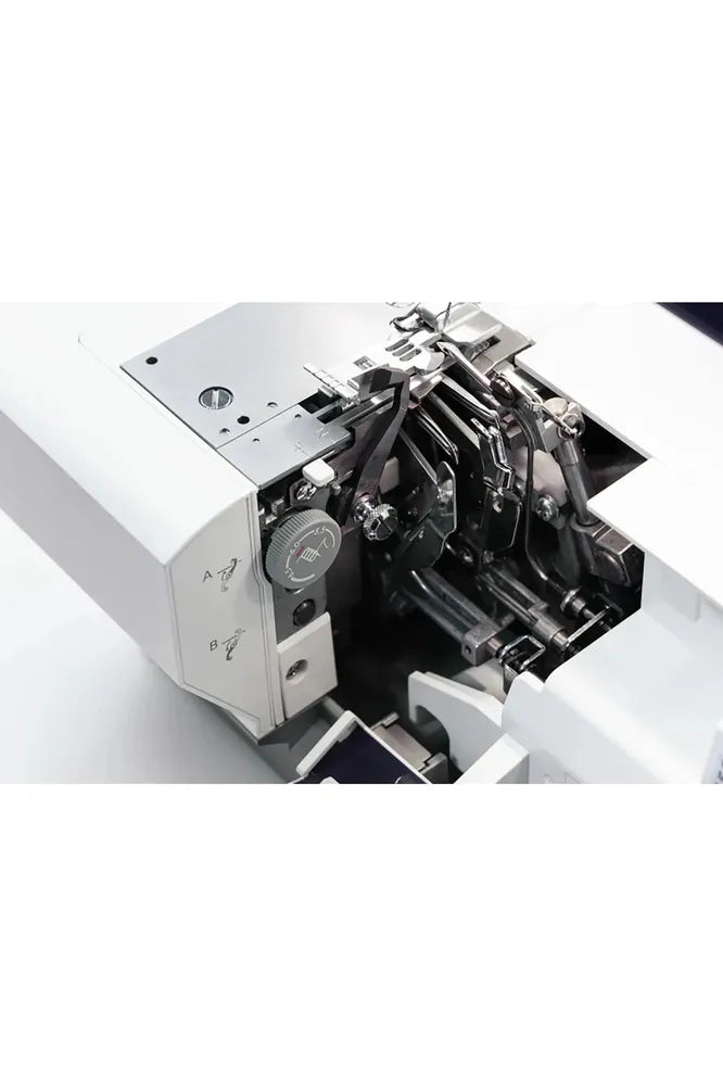 PFAFF® admire™ air 6000 Coverlock Machine