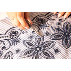 HUSQVARNA® VIKING® 4.5in/11.4cm Easy Snip