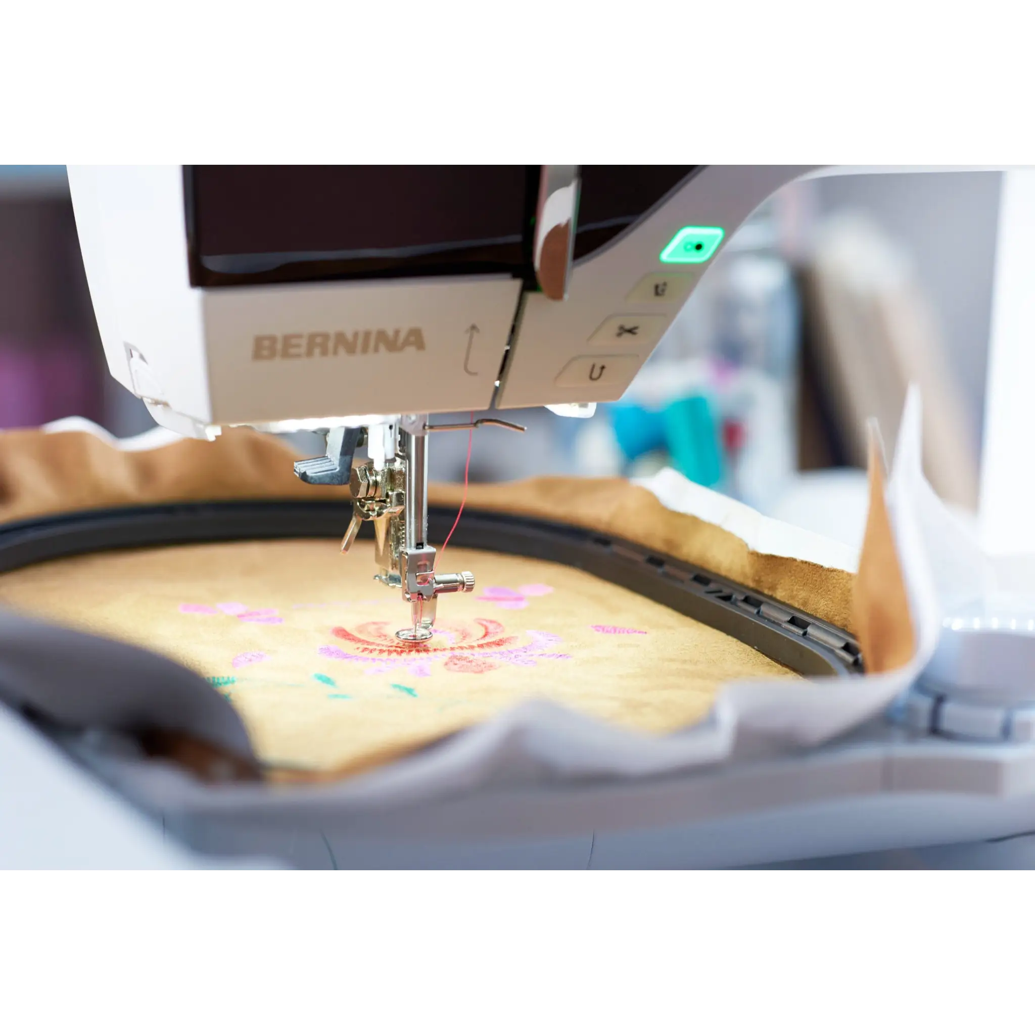 Bernina 790 PLUS - Sewing & Embroidery Machine