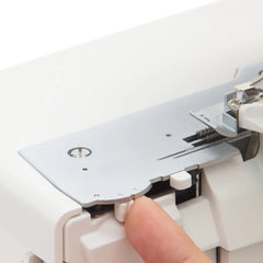 PFAFF® admire™ 3000 Overlock Machine