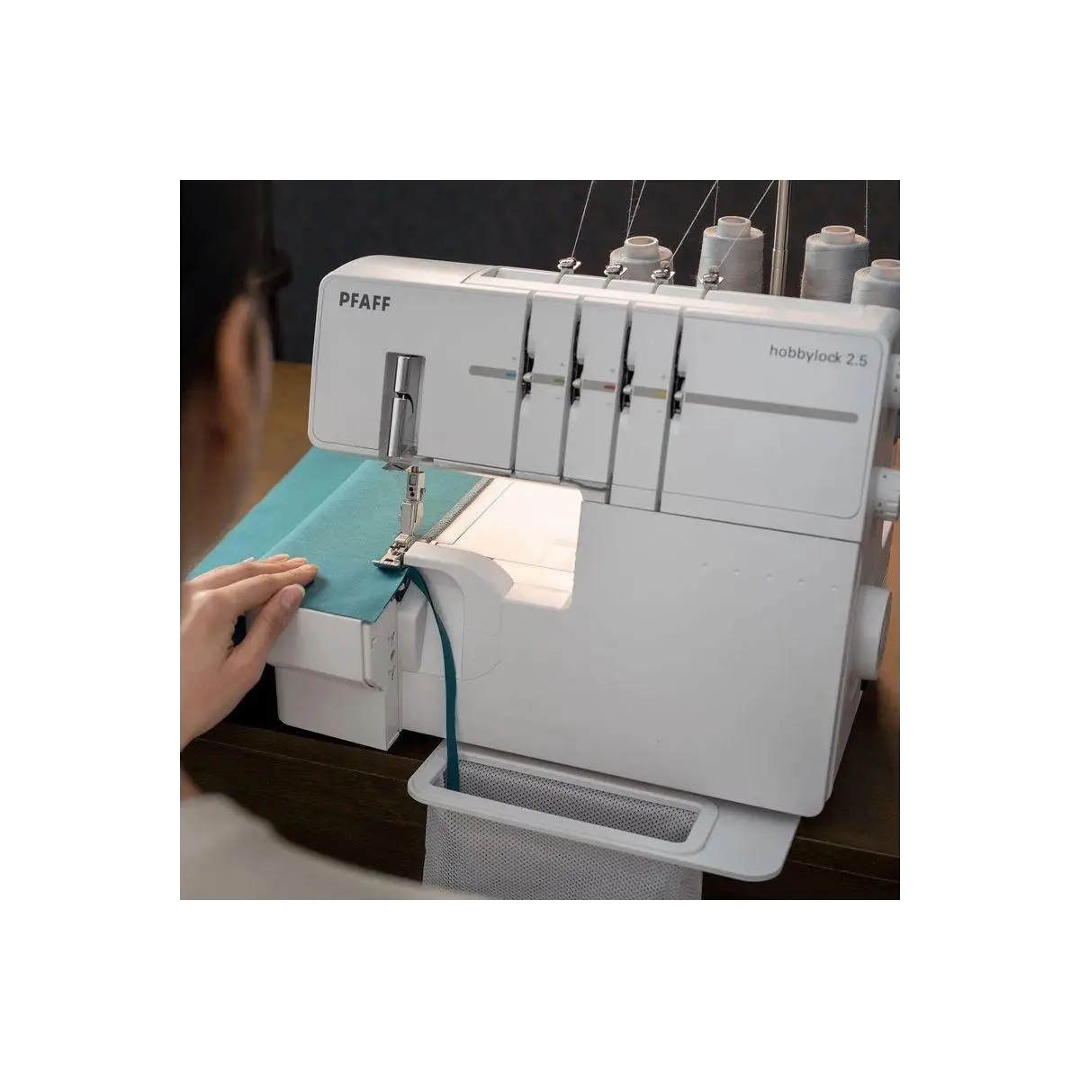 PFAFF® hobbylock 2.5 Overlock Machine