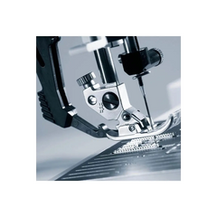 PFAFF® passport 2.0 Sewing Machine + GIFT w/ PURCHASE